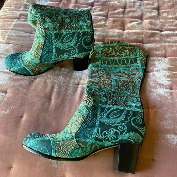 Embroidered Fabric Boots Size 42 Made in Turkey - Picture 4 of 8